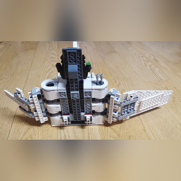 LEGO Star Wars: Imperial Shuttle 75302 Incomplete - Picture 6 of 6